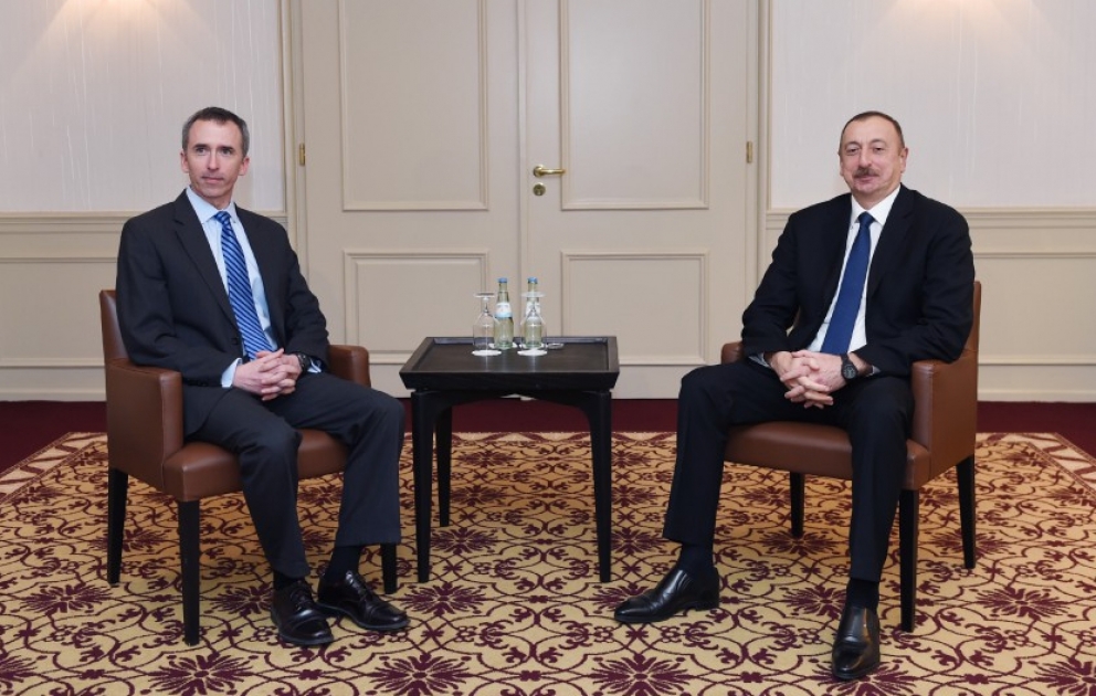Azərbaycan Prezidenti İlham Əliyev ABŞ müdafiə katibinin kəşfiyyat üzrə müavini ilə görüşüb