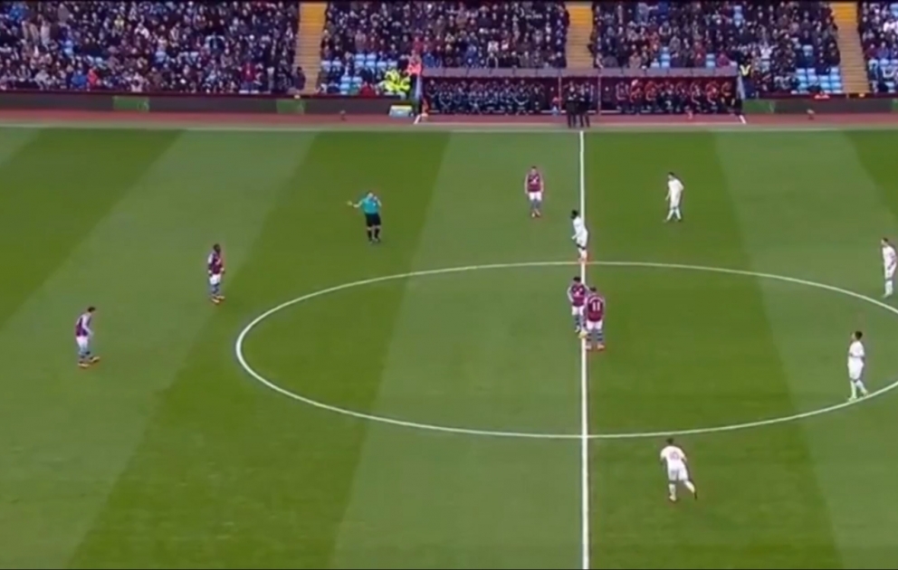 "Liverpul" səfərdə "Aston Villa"nı darmadağın etdi
