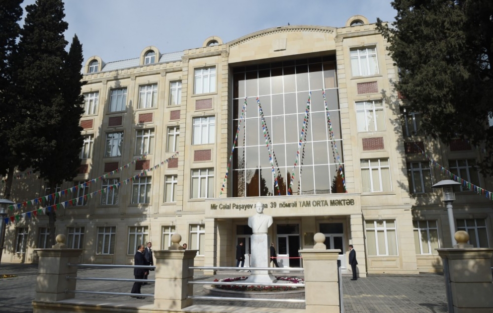 Gəncədə 39 nömrəli tam orta məktəbin binasının açılışı olub