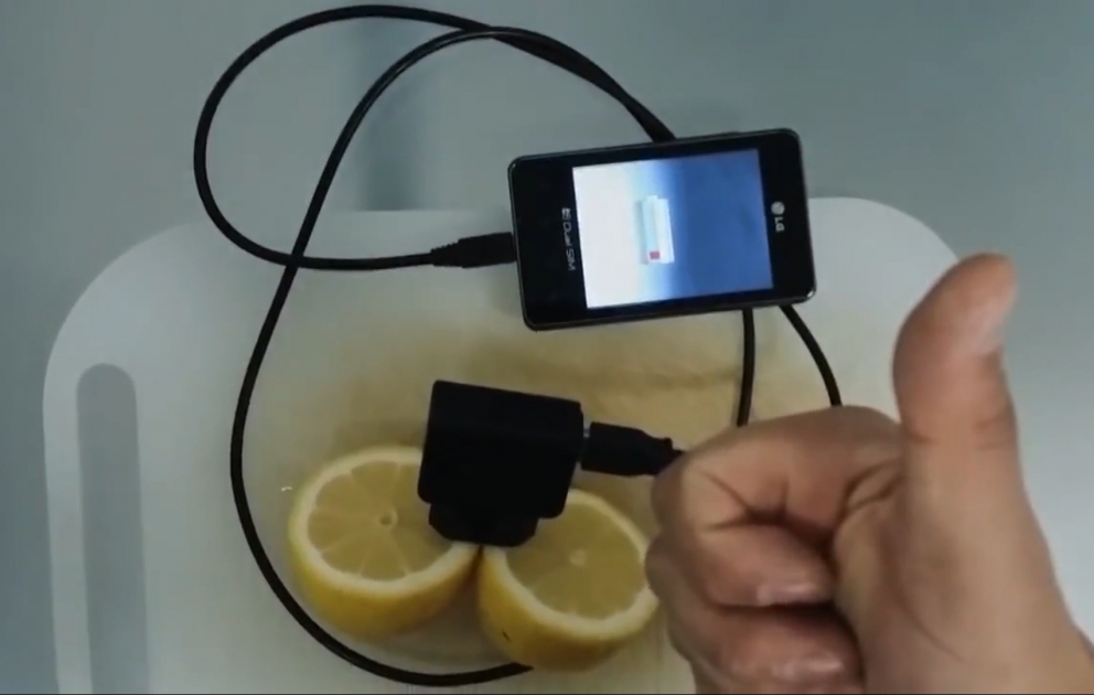 Just cut a lemon and charge your phone
