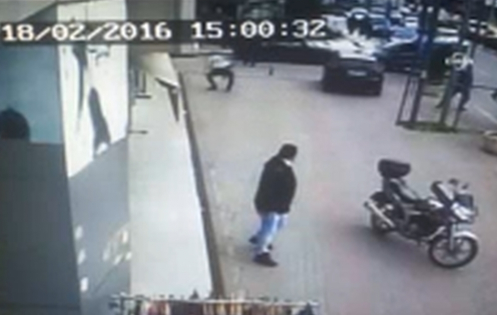 İstanbulda silahlı dava təhlükəsizlik kamerasında