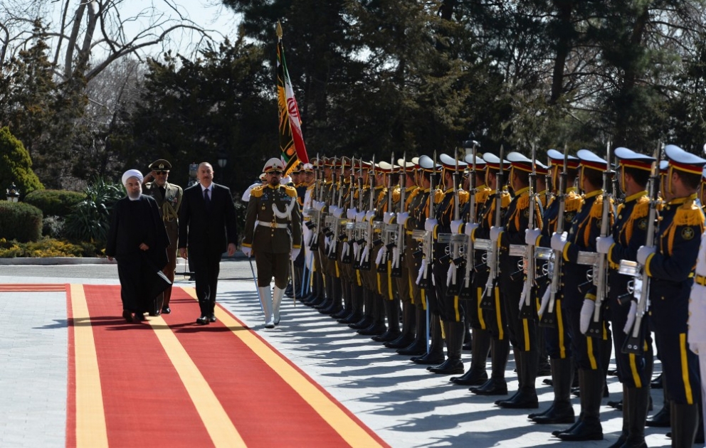 Offizieller Empfang von Aserbaidschans Präsident Ilham Aliyev in Teheran