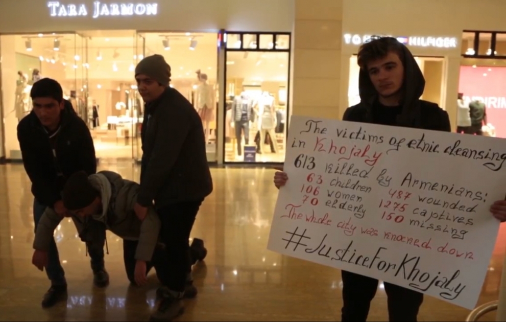 Un flashmob organisé dans le cadre de la campagne internationale «Justice pour Khodjaly»