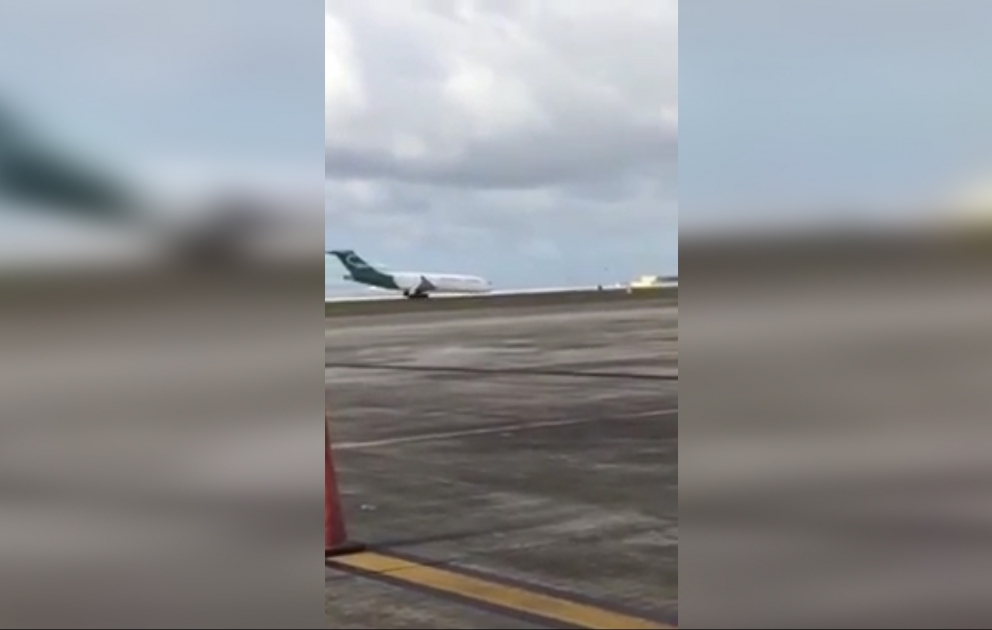 Ön təkəri açılmayan təyyarənin enişi - Pilot ustalığı