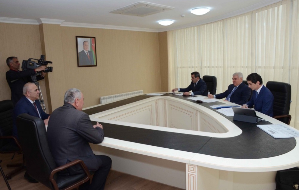 Министр транспорта в Гусаре принял граждан