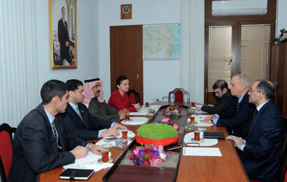 Kuwaiti Ambassador hails AZERTAC's Arabic language service