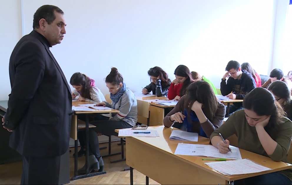 Magistratura səviyyəsinə qəbul imtahanının birinci mərhələsi keçirilib