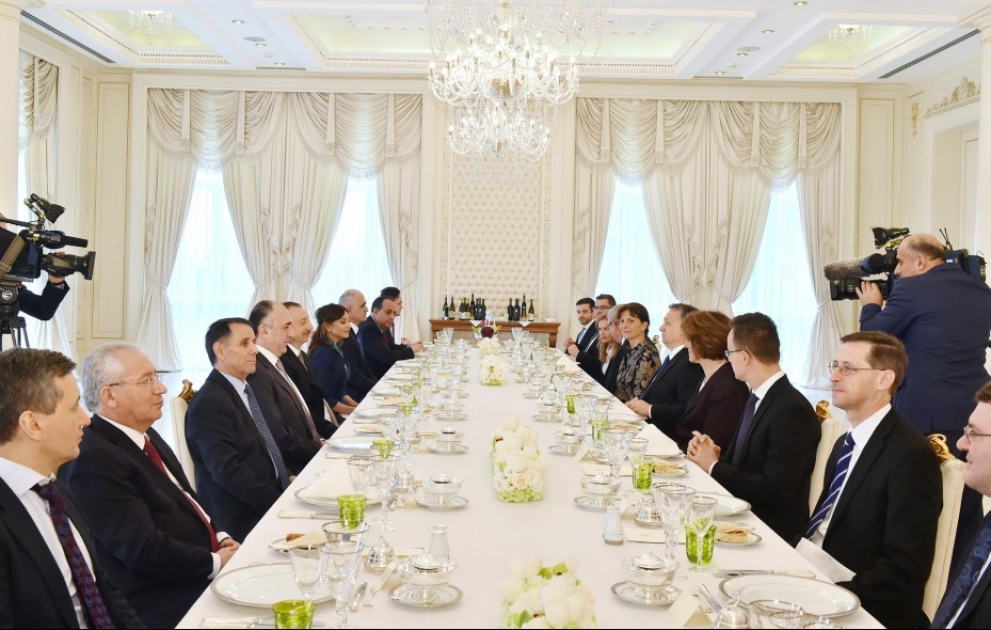 Macarıstanın Baş nazirinin şərəfinə
