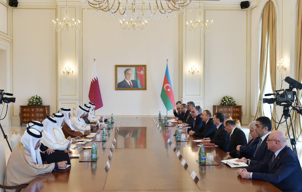 Entretien du président azerbaïdjanais et de l’émir du Qatar élargi aux délégations