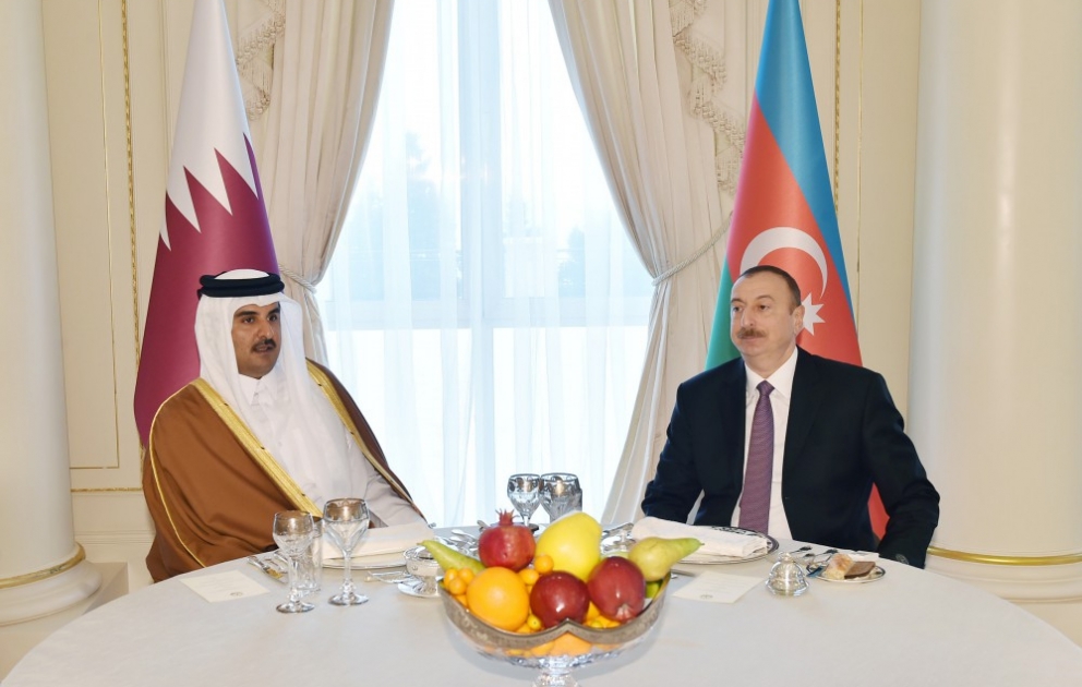 Réception officielle offerte en l’honneur de l’émir du Qatar