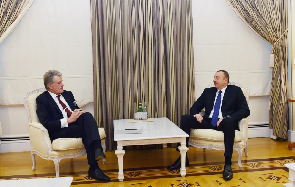 Präsident Ilham Aliyev empfängt den ehemaligen ukrainischen Präsident Viktor Juschtschenko
