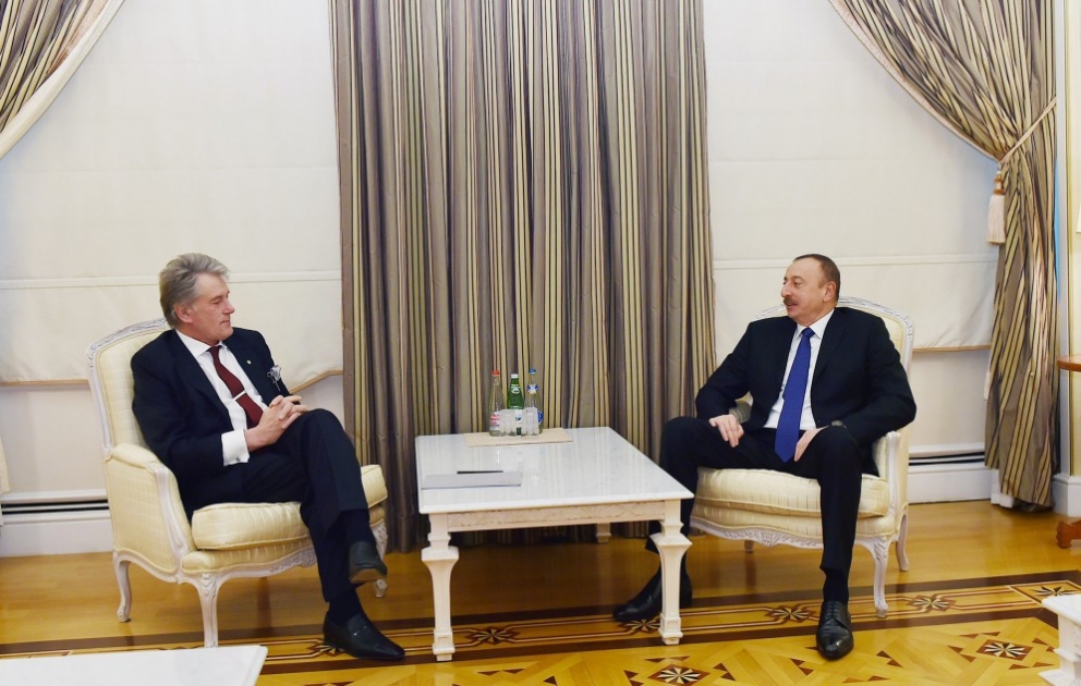 Le président azerbaïdjanais Ilham Aliyev reçoit Viktor Iouchtchenko