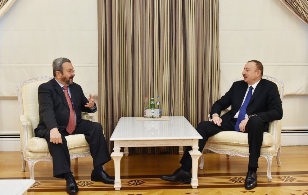 Le président de la République s’entretient avec Ehud Barak