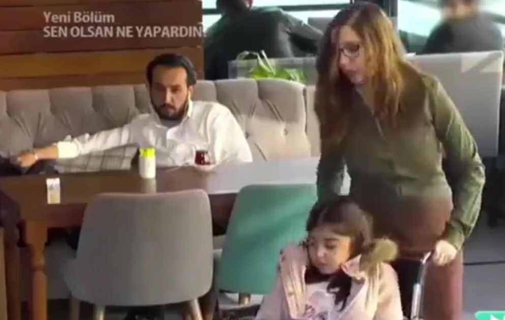 Fiziki məhdudiyyətli uşağa pis davranan ofisianta belə cavab verdilər -Türkiyədə