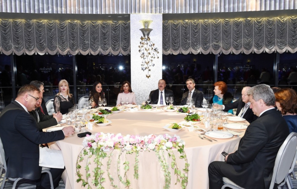 Gastmahl zu Ehren des IV. Globalen Baku Forums im Namen von Aserbaidschans Präsident