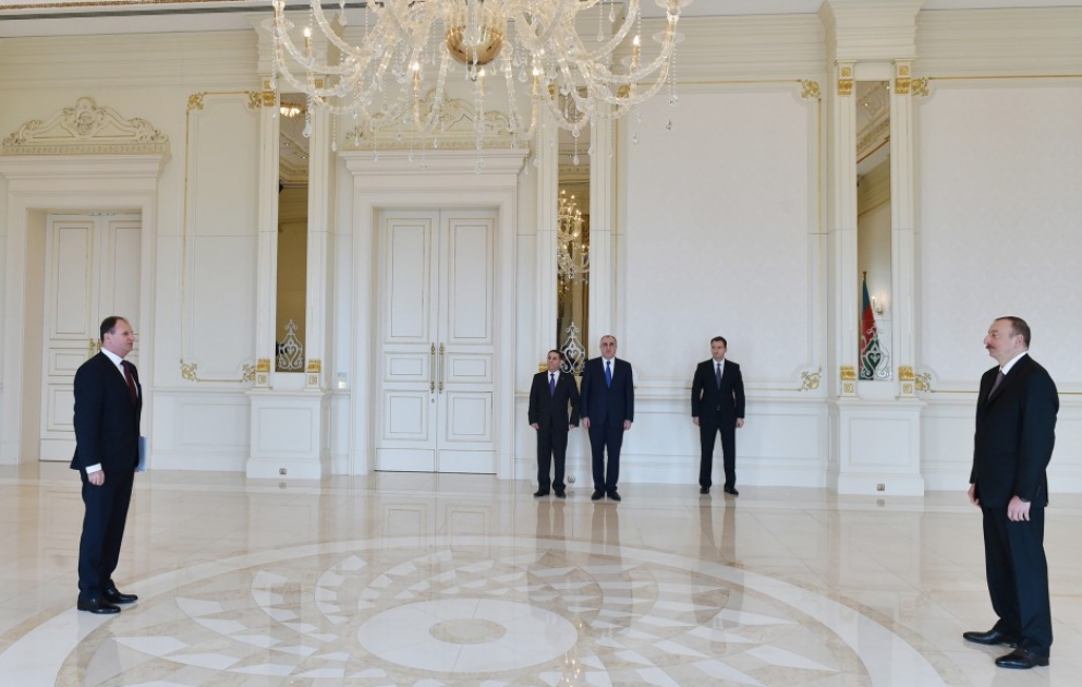 Prezident İlham Əliyev Moldovanın Azərbaycanda yeni təyin olunmuş səfirinin etimadnaməsini qəbul edib