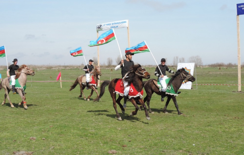 Şabranda Novruz bayramı münasibətilə ənənəvi at yarışları keçirilib