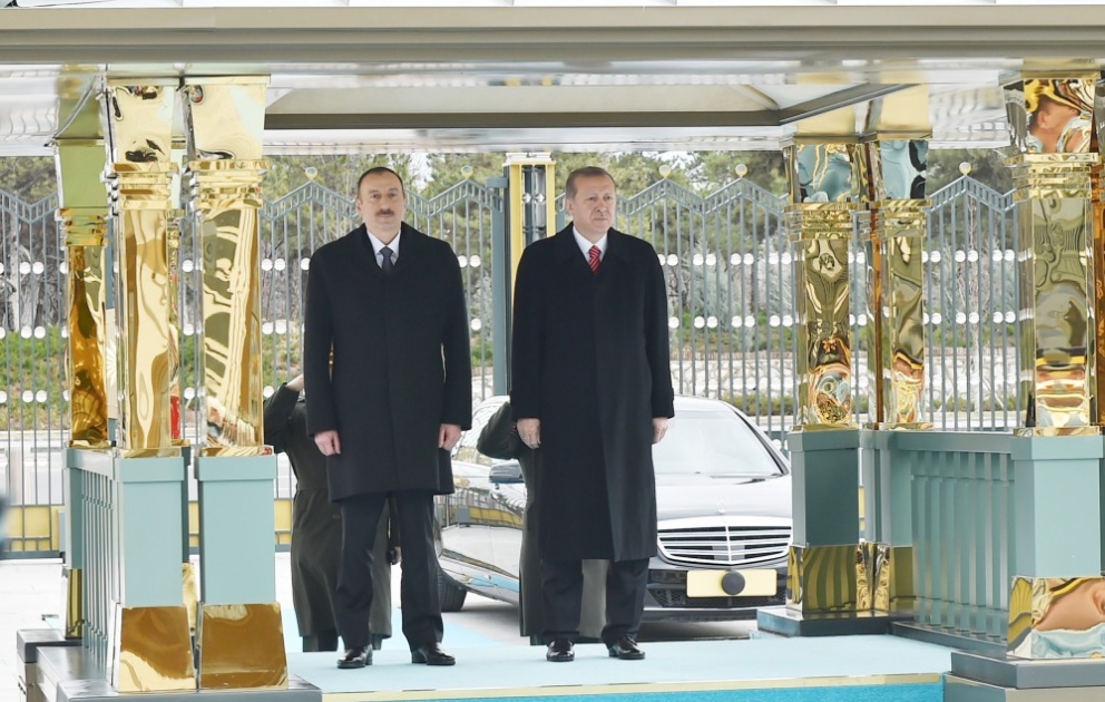 Ankara: la cérémonie d’accueil officiel du président azerbaïdjanais Ilham Aliyev