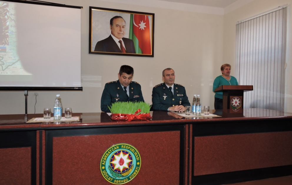 Sərhədçi əsgərlər Novruz bayramının sevincini valideynləri ilə birgə yaşayıblar