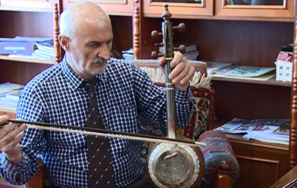 Qubalı musiqiçi kamançaya daha bir sim əlavə etmək istəyir