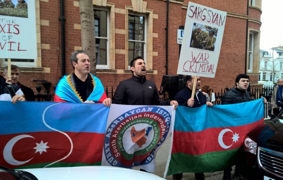 Ermənistanın təxribatçı əməllərinə qarşı Londonda etiraz aksiyası keçirilib