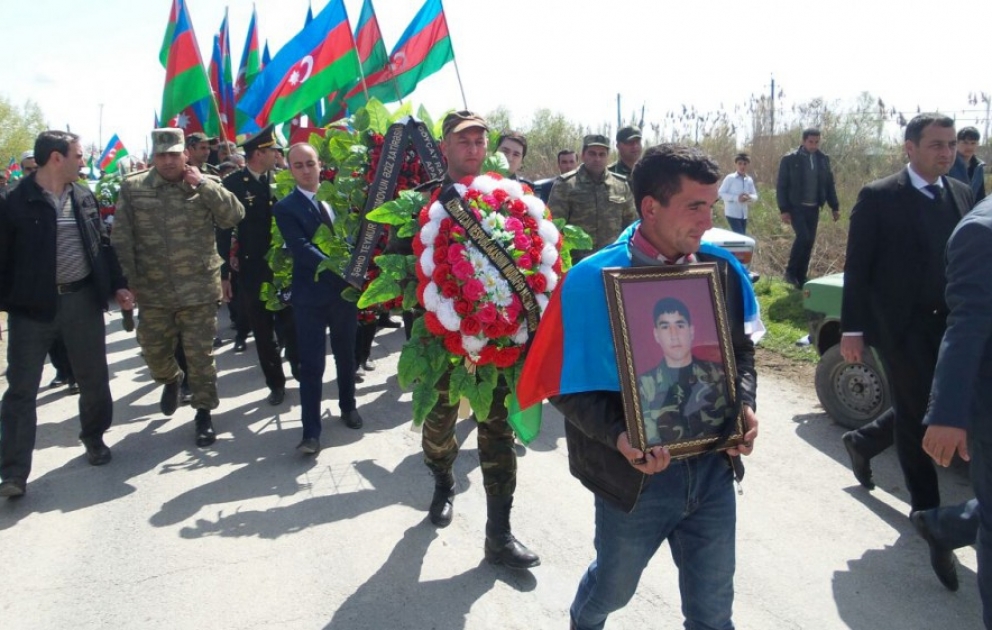 Füzulidə şəhid olan əsgərimiz Teymur Qasımov Göyçayda son mənzilə yola salınıb