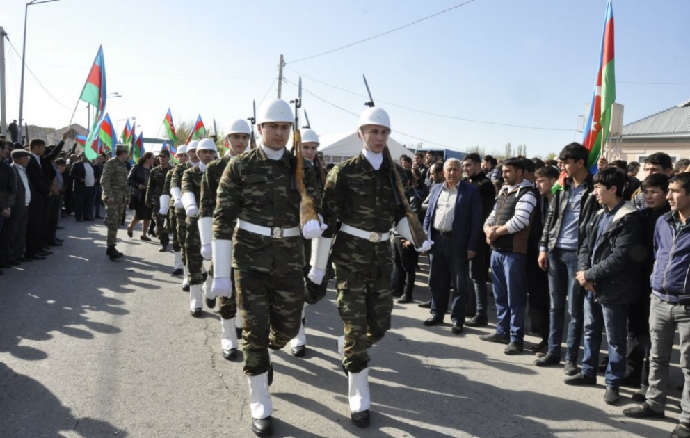 Bərdədən olan şəhid hərbçimiz son mənzilə yola salınıb