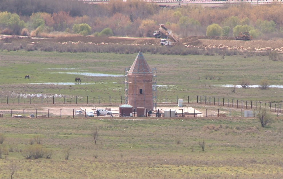 Naxçıvandakı Gülüstan türbəsində bərpa işləri aparılır
