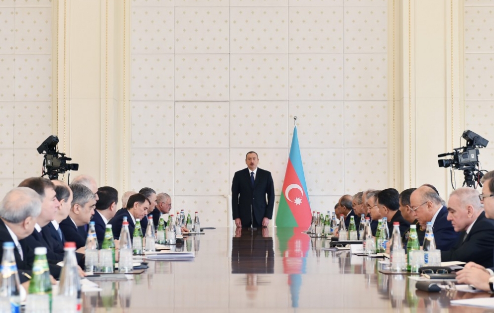 La réunion du Conseil des Ministres consacrée au bilan du développement socio-économique du premier trimestre et aux tâches à réaliser s’est tenue sous la présidence du président Ilham Aliyev