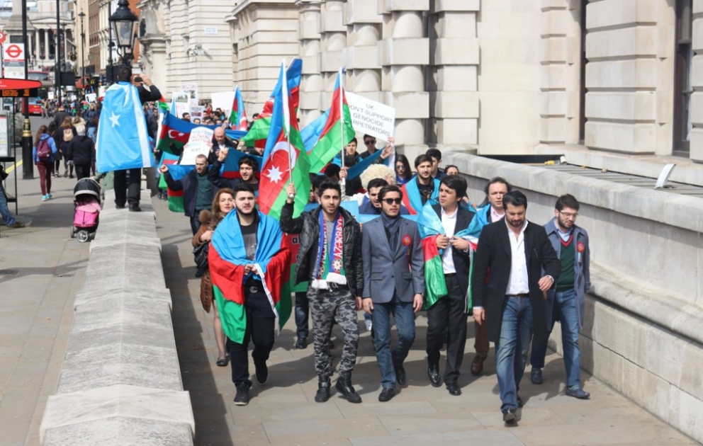 Cəbhə xəttində erməni silahlı qüvvələrinin təxribatlarına qarşı Londonda aksiya keçirilib