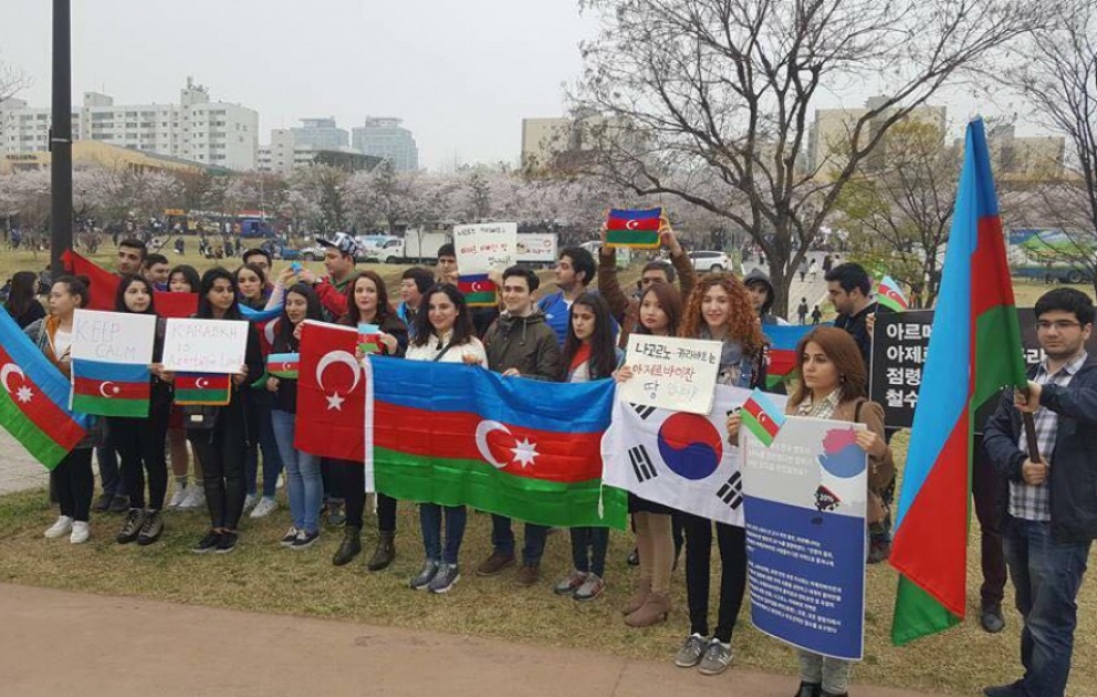 Ermənistan silahlı qüvvələrinin təxribatına qarşı Seulda etiraz aksiyası keçirilib