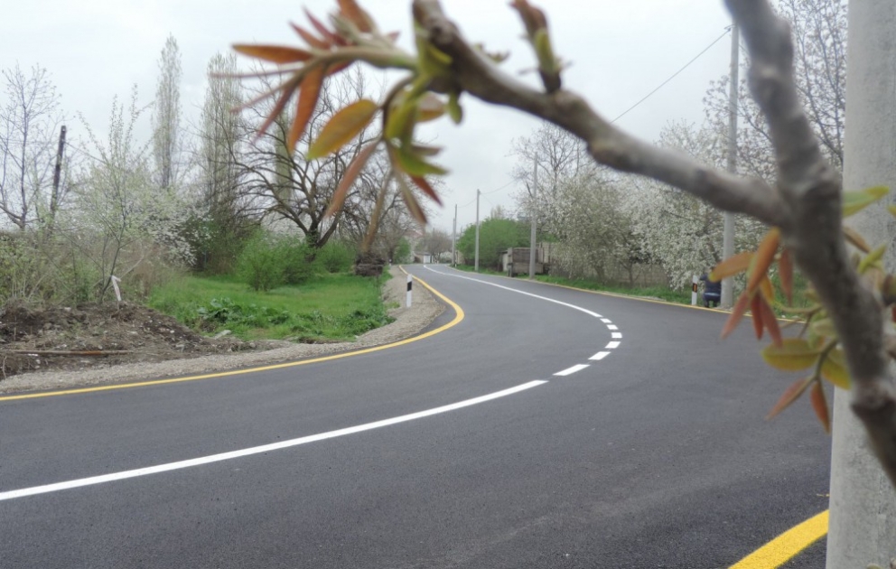 Xaçmazda 2 min sakinin istifadə etdiyi kənd yolu yenidən qurulub