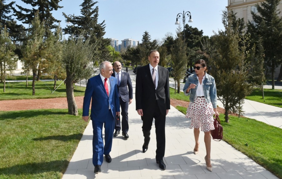 Le président Ilham Aliyev s’est rendu dans un nouveau parc à Bakou