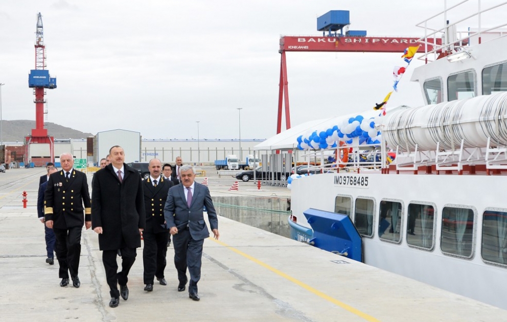 Le président Ilham Aliyev a participé à la cérémonie de mise en service de trois navires à passagers