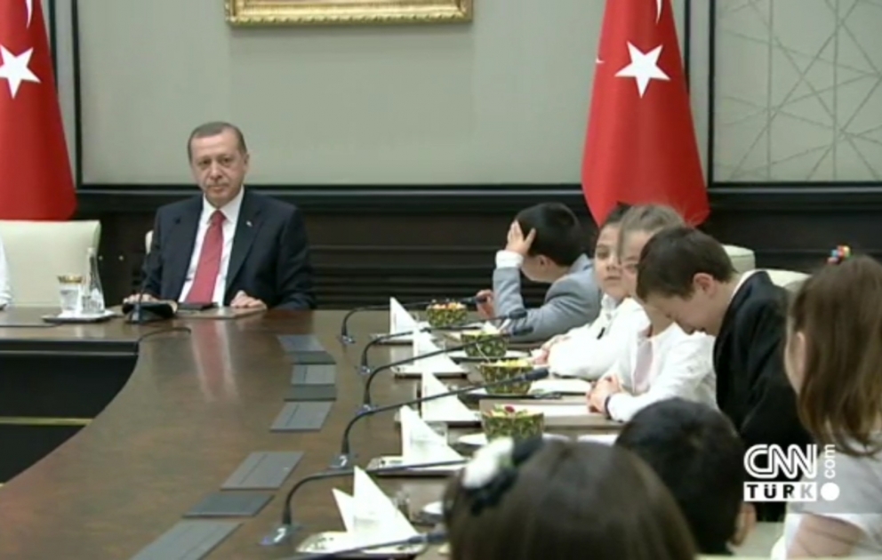 Ərdoğana sual verərkən kövrəldi