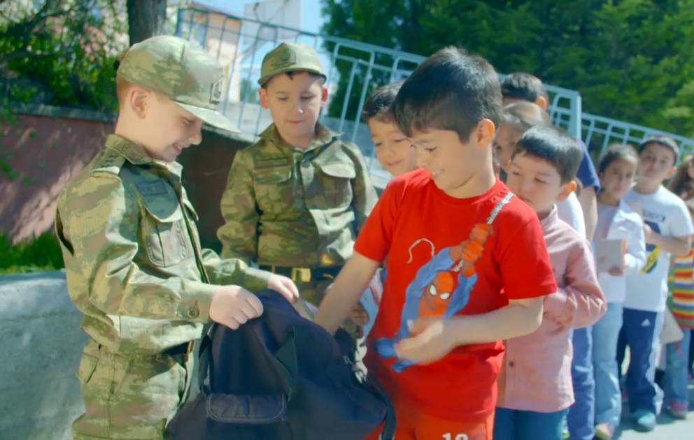 Türkiyə Silahlı Qüvvələri türkiyəli uşaqları belə təbrik etdi