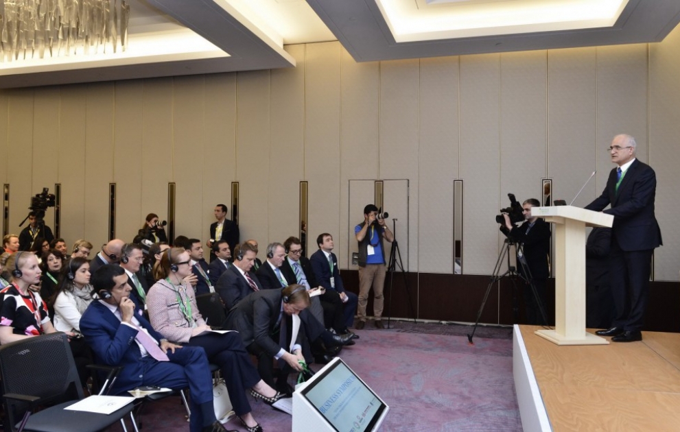 VII Qlobal Forum çərçivəsində biznes simpozium keçirilib