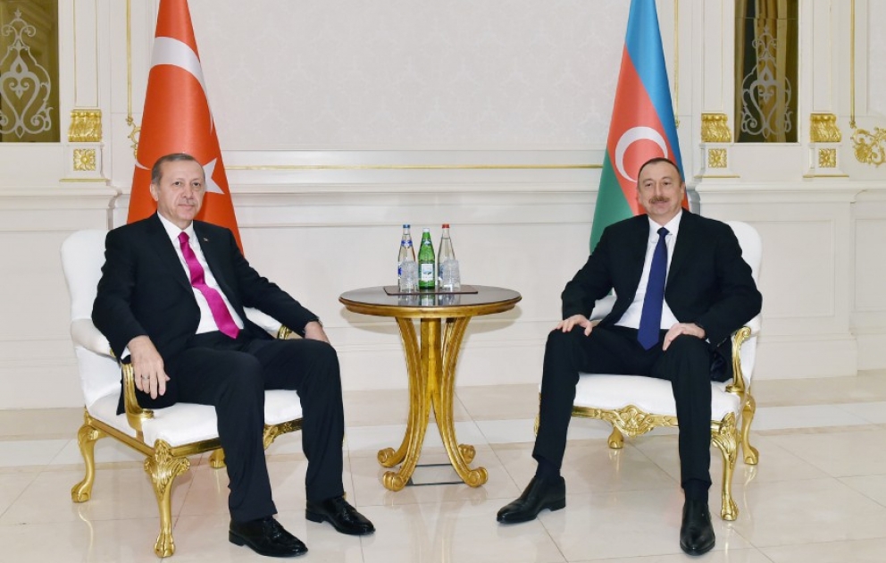 Türkiyə Prezidenti Rəcəb Tayyib Ərdoğanın Azərbaycana işgüzar səfəri   
Azərbaycan Prezidenti İlham Əliyevin və Türkiyə Prezidenti Rəcəb Tayyib Ərdoğanın görüşü