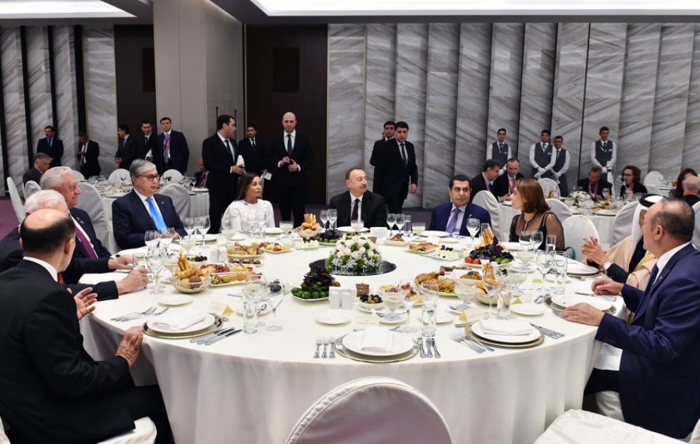 BMT-nin Sivilizasiyalar Alyansının VII Qlobal Forumunun iştirakçılarının şərəfinə ziyafət