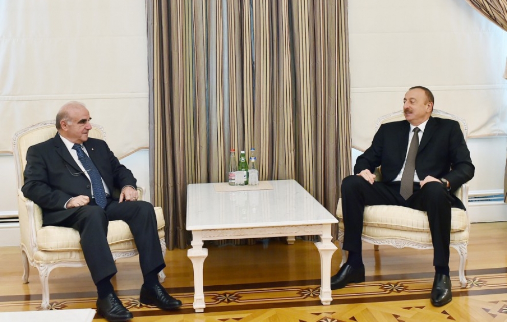 Aserbaidschans Präsident Ilham Aliyev empfängt maltesischen Außenminister