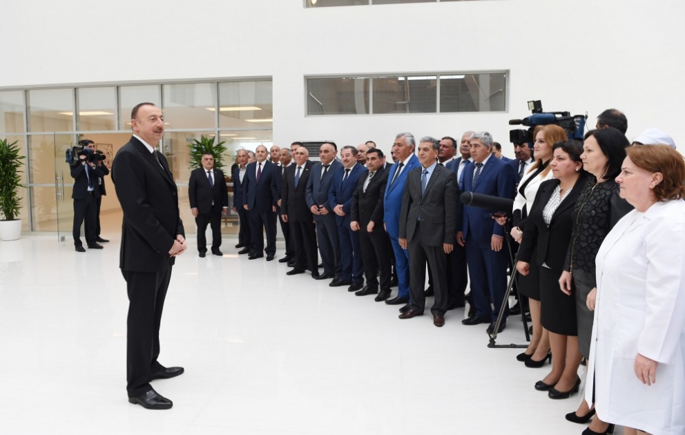 Prezident İlham Əliyev Ağsu Rayon Mərkəzi Xəstəxanasının yeni binasının açılışında iştirak edib