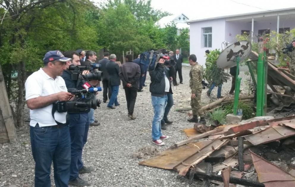 Les journalistes locaux et étrangers visitent les villages de Sarydjaly et Mahryzly