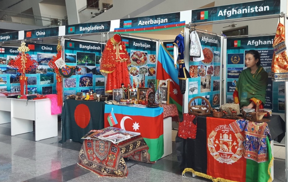 Astanada keçirilən festivalda Azərbaycan guşəsi