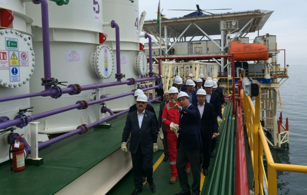Im Vorkommen “Bulla-Deniz“ neue stationäre Plattform Nr.6 in Betrieb genommen