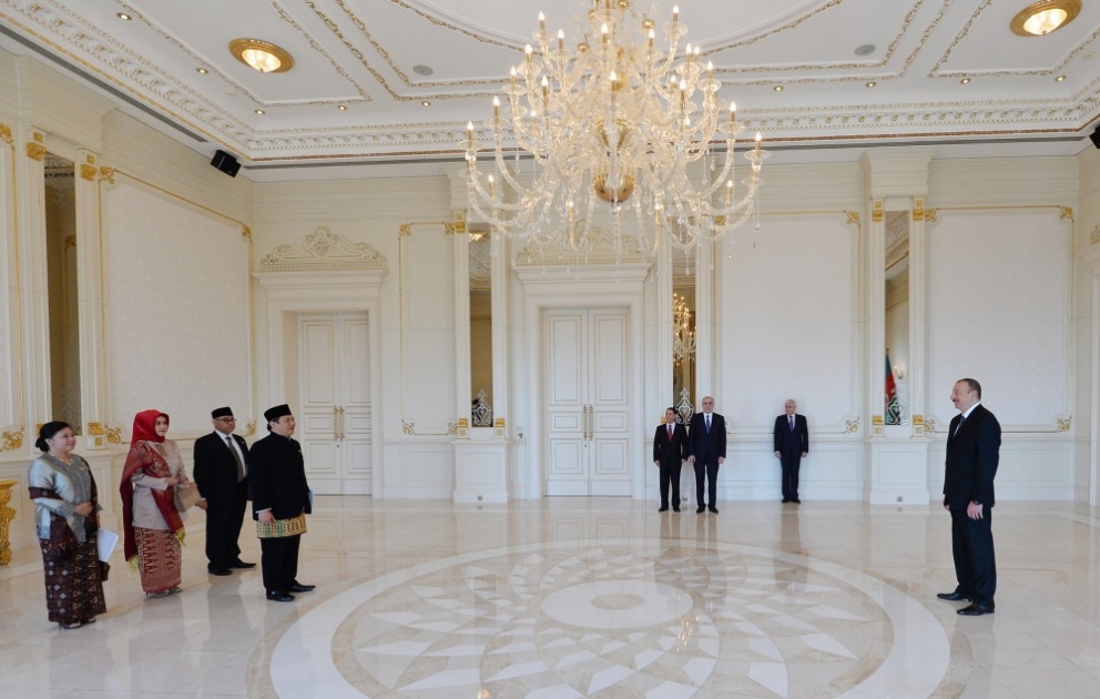 Le président Ilham Aliyev reçoit les lettres de créance du nouvel ambassadeur d’Indonésie