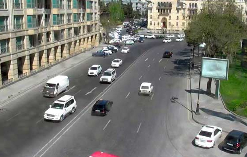 Neftçilər prospektində nəqliyyatın hərəkəti məhdudlaşdırılıb