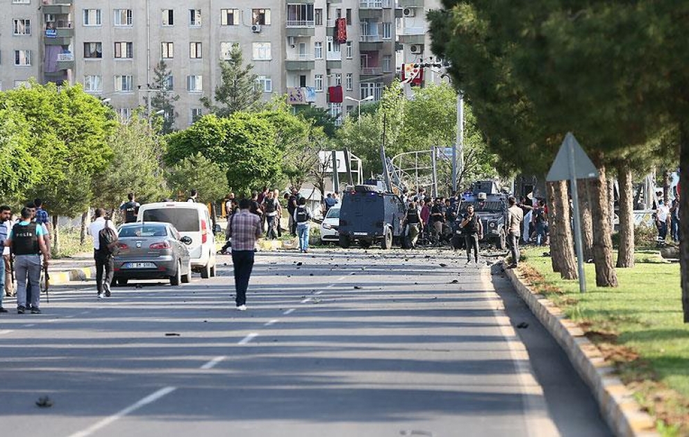 В Турции прогремел взрыв, 12 полицейских получили ранения