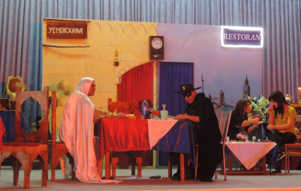 Dərbənd teatrı xaçmazlı tamaşaçılara “Ac həriflər”i təqdim edib
