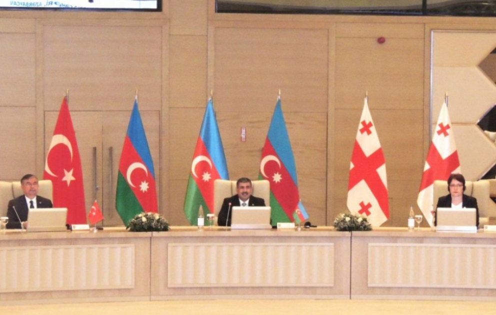 Les ministres de la défense azerbaïdjanais, géorgien et turc se réunissent à Guébélé