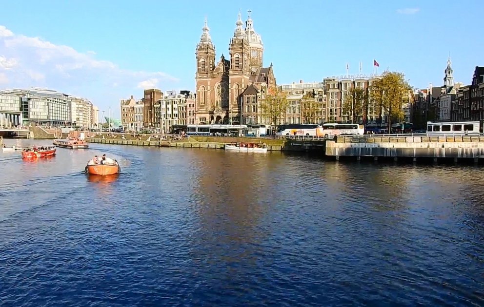 Amsterdam – güllər və velosipedlər şəhəri